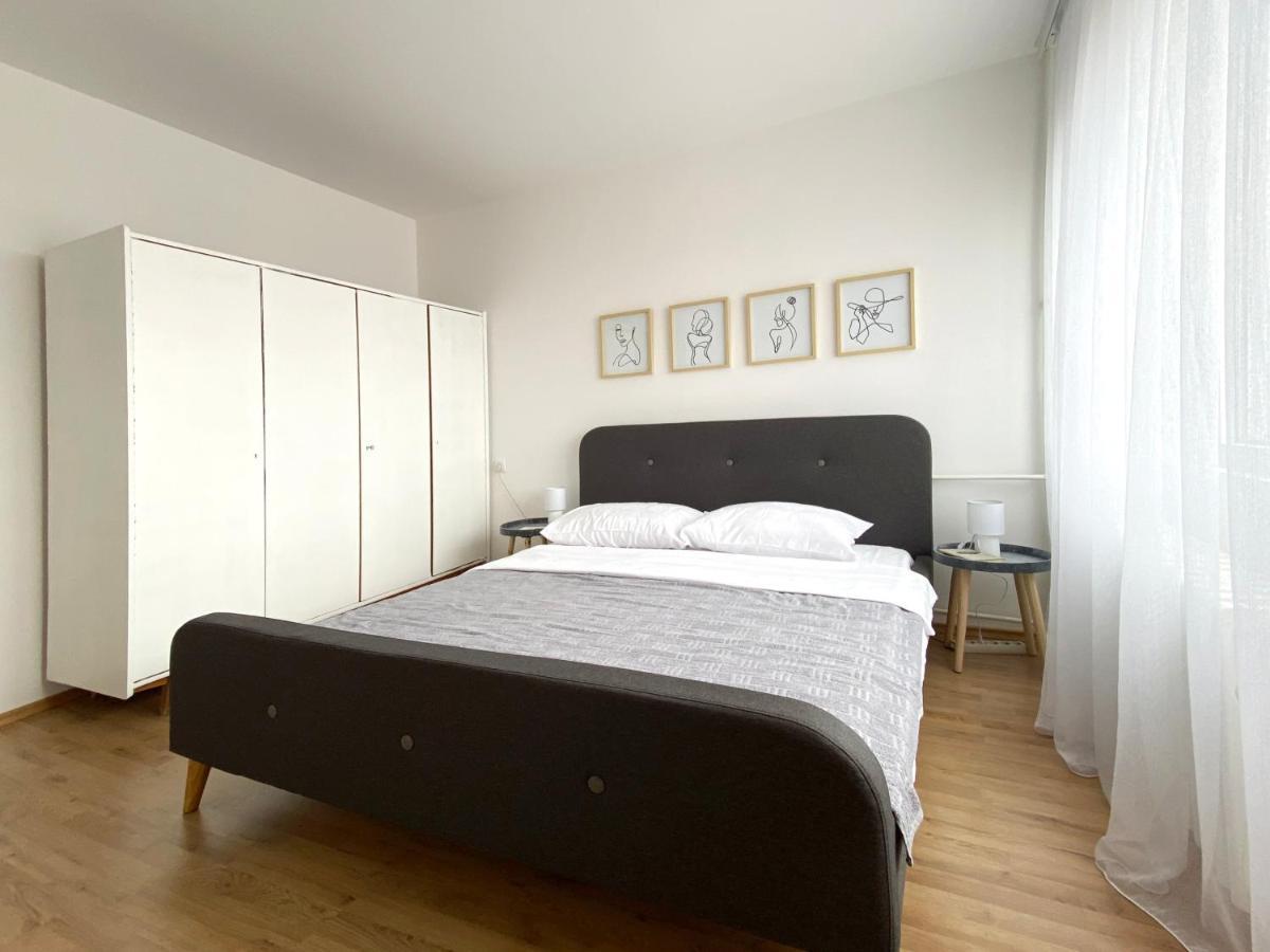 Appartamento Apartman Milica Ni Esterno foto