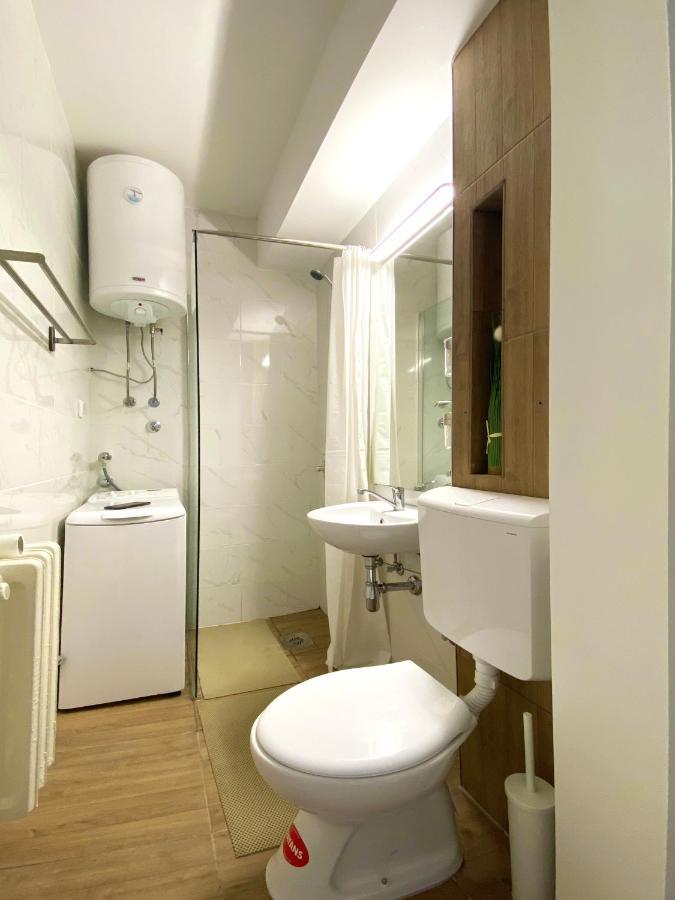 Appartamento Apartman Milica Ni Esterno foto