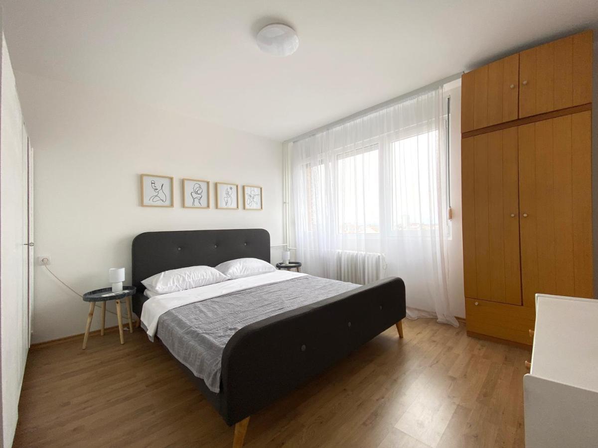Appartamento Apartman Milica Ni Esterno foto